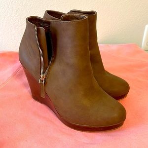 Torrid 5 3/4” wedge boots